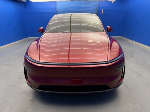 Used 2026 Tesla Model Y 2WD image 3