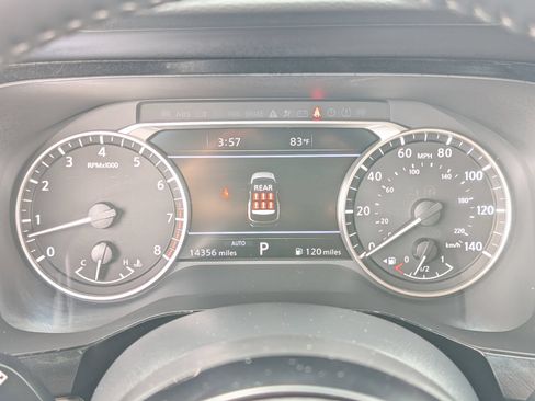 Used 2025 Nissan Pathfinder SL AWD/4WD image 28