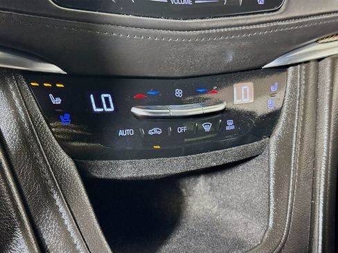 Used 2019 Cadillac XT5 Platinum AWD/4WD image 14