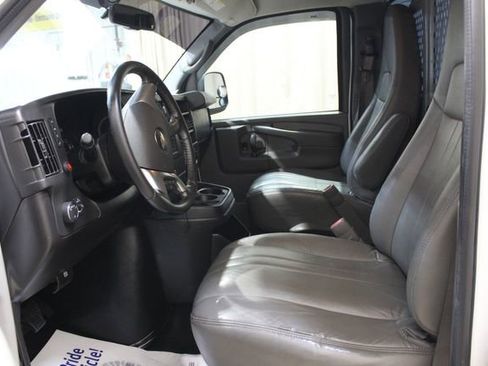 Used 2014 Chevrolet Express 3500 image 10