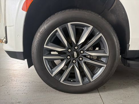 Used 2021 Cadillac Escalade ESV Sport Platinum image 4