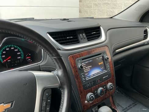 Used 2014 Chevrolet Traverse LT FWD image 21