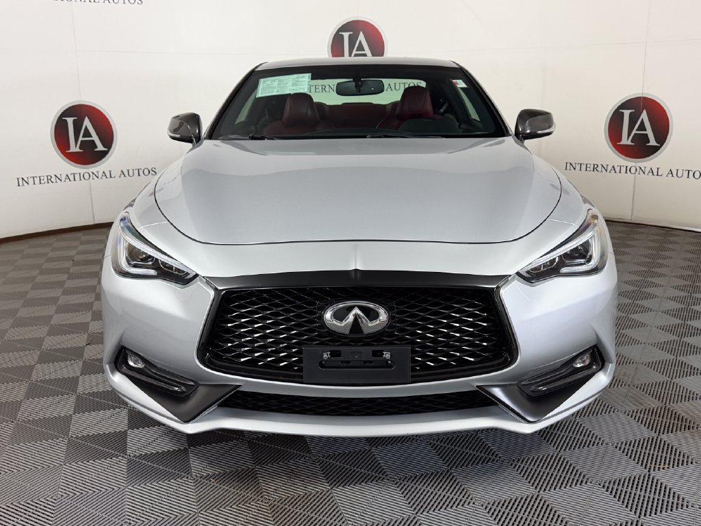 Used 2018 INFINITI Q60 Red Sport 400 AWD/4WD image 2