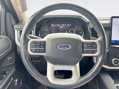 Used 2023 Ford Expedition XLT RWD image 14