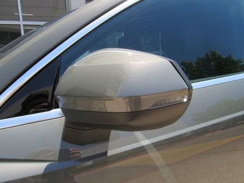 Used 2024 Audi Q3 2.0T Premium w/ Convenience Package image 17