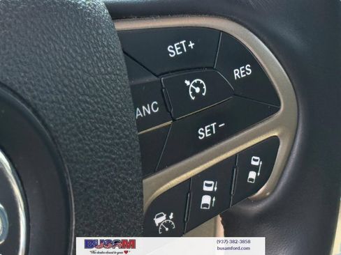 Used 2014 Jeep Grand Cherokee Overland w/ Advanced Technology Group AWD/4WD image 11