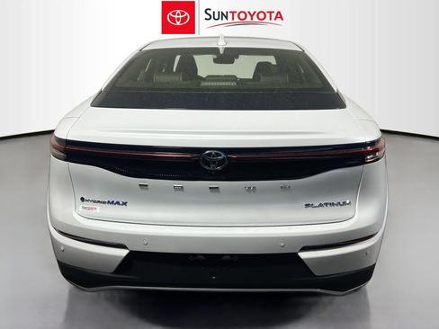 New 2026 Toyota Crown Platinum image 5