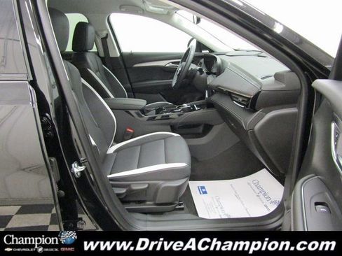 Certified 2025 Buick Envision Sport Touring image 35