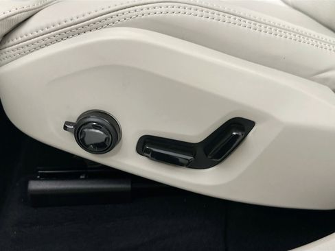 New 2026 Volvo XC60 T8 Ultra w/ Protection Package Premier image 19