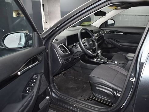 Used 2025 Kia Seltos S FWD image 12