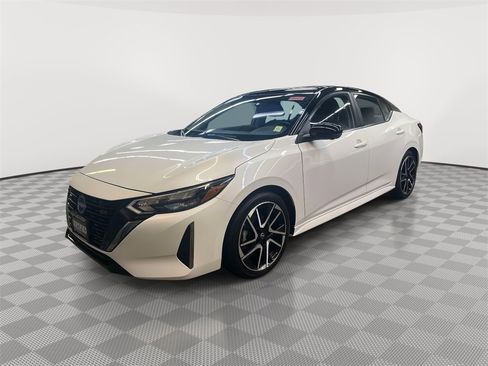 Certified 2025 Nissan Sentra SR w/ SR Premium Package image 6