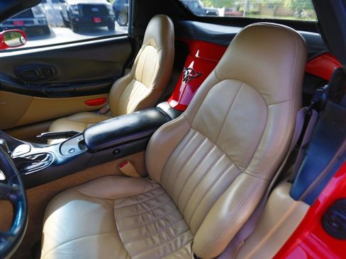 Used 2002 Chevrolet Corvette Coupe RWD image 6