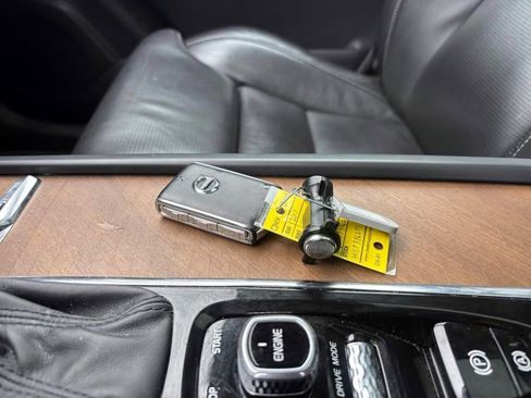 Used 2017 Volvo XC90 T6 Inscription w/ Vision Package image 33