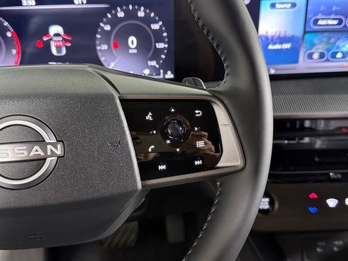 Certified 2025 Nissan Murano SV AWD/4WD image 12
