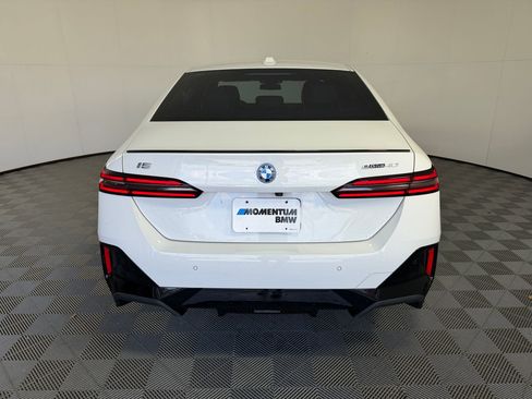 Used 2024 BMW i5 eDrive40i w/ M Sport Package image 10