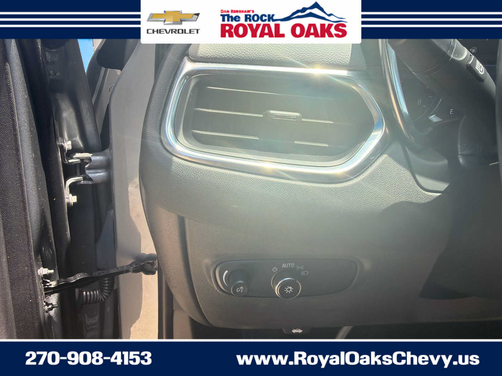 Used 2023 Chevrolet Equinox LT w/ Driver Convenience Package AWD/4WD image 21