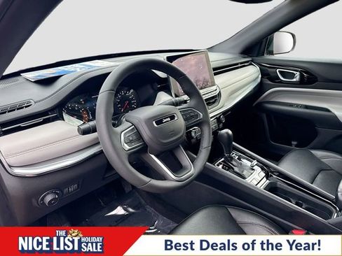 Used 2024 Jeep Compass Limited image 10