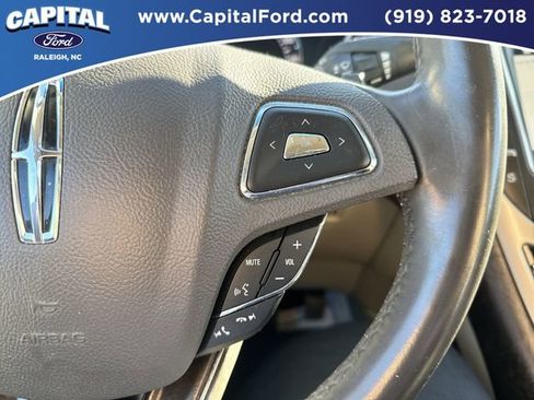 Used 2017 Lincoln MKX Select w/ Select Plus Package image 22