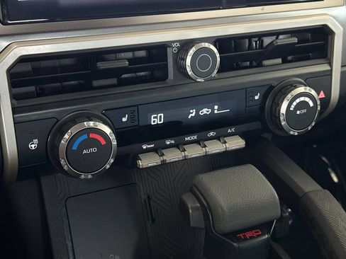 Used 2025 Toyota Tacoma TRD Sport w/ TRD Sport Upgrade Package AWD/4WD image 16