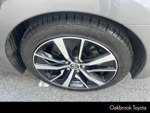 Used 2022 Nissan Maxima SV w/ Floor Mat Group FWD image 16