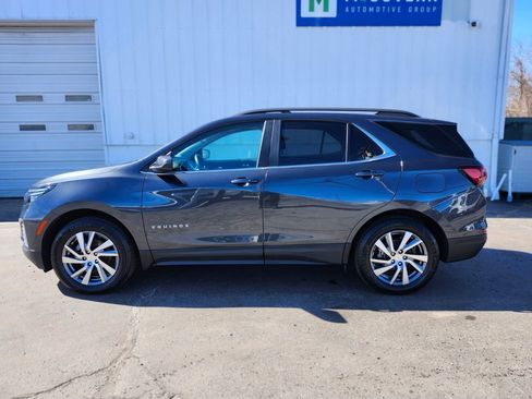 Used 2023 Chevrolet Equinox LT image 2