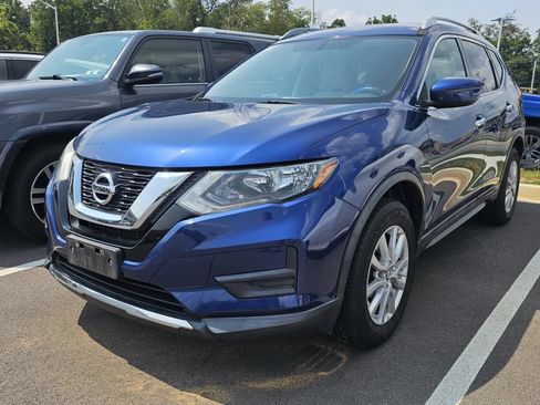 Used 2017 Nissan Rogue SV AWD/4WD image 1