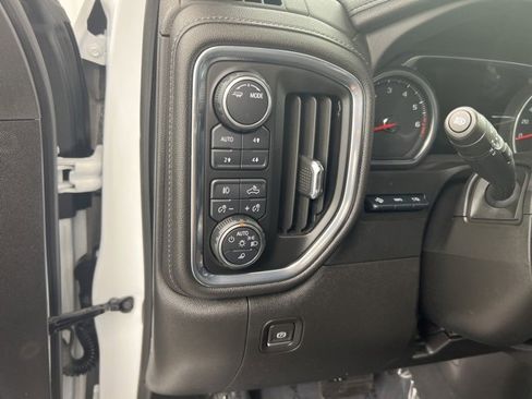 Used 2023 Chevrolet Silverado 3500 High Country w/ Technology Package image 14