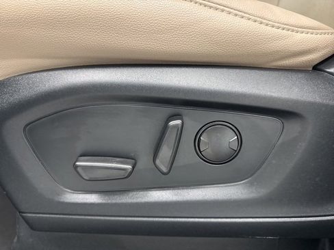 Used 2023 Ford Explorer Limited w/ Equipment Group 301A image 10