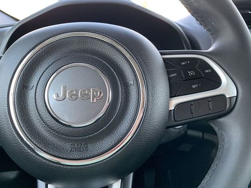 Used 2019 Jeep Renegade Latitude w/ Trailer Tow Group image 19