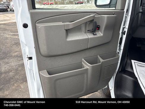 Used 2025 Chevrolet Express 3500 w/ Power Convenience Package image 13