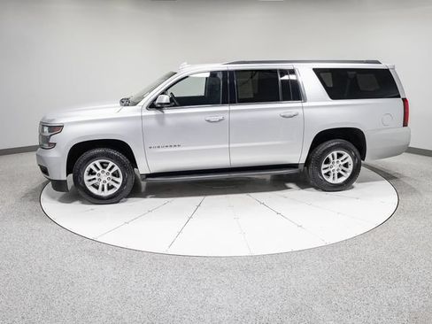 Used 2019 Chevrolet Suburban LS w/ Skid Plate Package AWD/4WD image 33