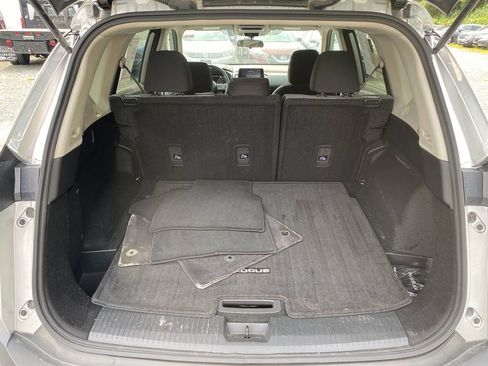 Used 2023 Nissan Rogue SV image 25