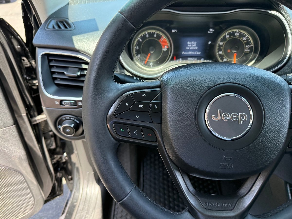 Used 2022 Jeep Cherokee Trailhawk w/ Sun, Sound & Nav Group AWD/4WD image 21