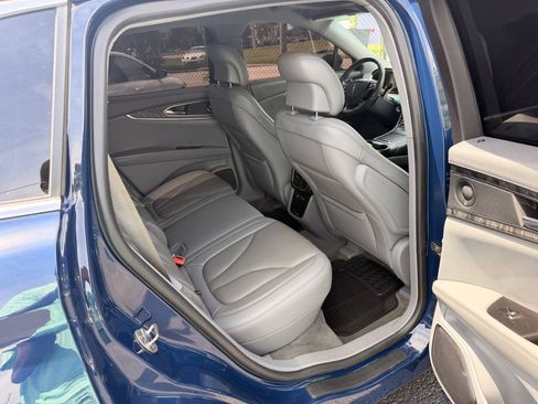 Used 2019 Lincoln Nautilus Reserve AWD/4WD image 14