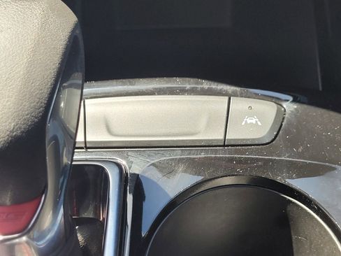 Used 2024 Chevrolet Trax RS FWD image 24