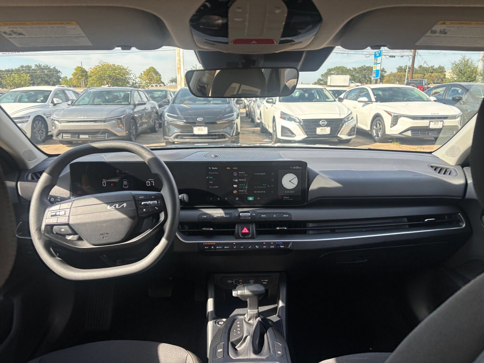 Used 2026 Kia K4 FWD image 31