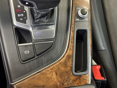 Used 2019 Audi A4 2.0T Premium w/ Convenience Package image 36