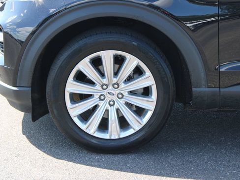 Used 2022 Ford Explorer Limited w/ Equipment Group 301A RWD image 22