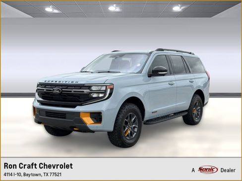 Used 2025 Ford Expedition Tremor AWD/4WD image 1