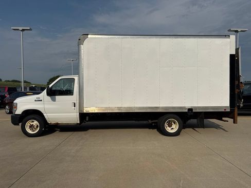 Used 2018 Ford E-350 and Econoline 350 Super Duty w/ Power Windows & Locks Group RWD image 19