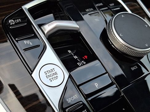 Used 2024 BMW X5 xDrive40i w/ Premium Package AWD/4WD image 11