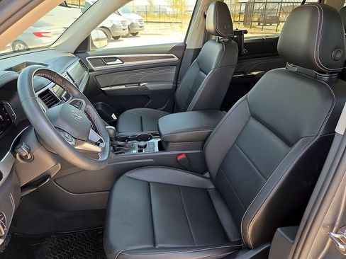 Used 2023 Volkswagen Atlas SE AWD/4WD image 16