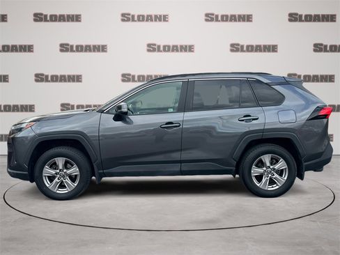 Used 2022 Toyota RAV4 XLE image 2