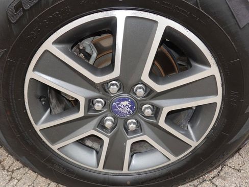 Used 2015 Ford F150 XLT w/ Equipment Group 302A Luxury image 8