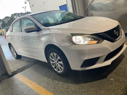 Used 2019 Nissan Sentra SV FWD image 2