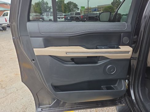 Used 2024 Ford Expedition Max Limited RWD image 14