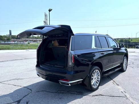 Certified 2023 Cadillac Escalade Premium Luxury AWD/4WD image 23