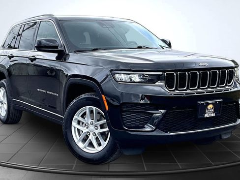 Used 2023 Jeep Grand Cherokee Laredo X AWD/4WD image 22