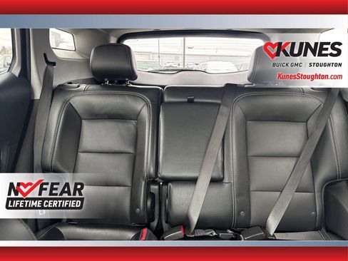 Used 2024 GMC Terrain SLT image 31