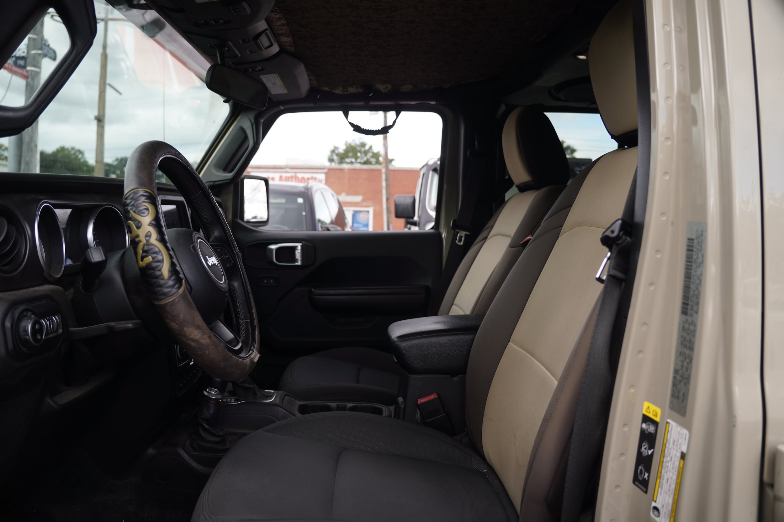 Used 2020 Jeep Gladiator Sport w/ Quick Order Package 24S AWD/4WD image 14